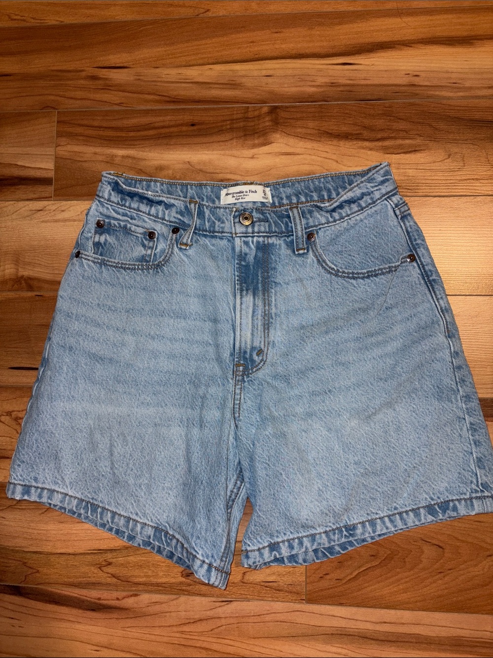 Abercrombie Light Wash Denim Women’s Shorts - Casual High-Rise